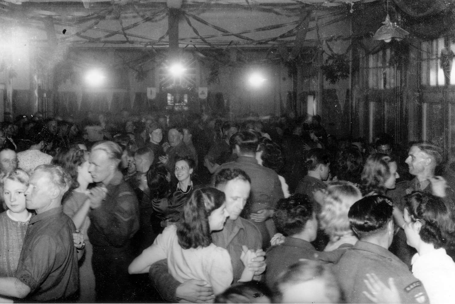 Foto’s gevraagd bevrijdingstijd Laag-Soeren