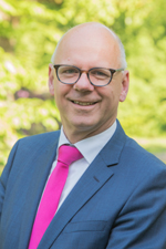 Namens Carol van Eert, Burgemeester van de gemeente Rheden.