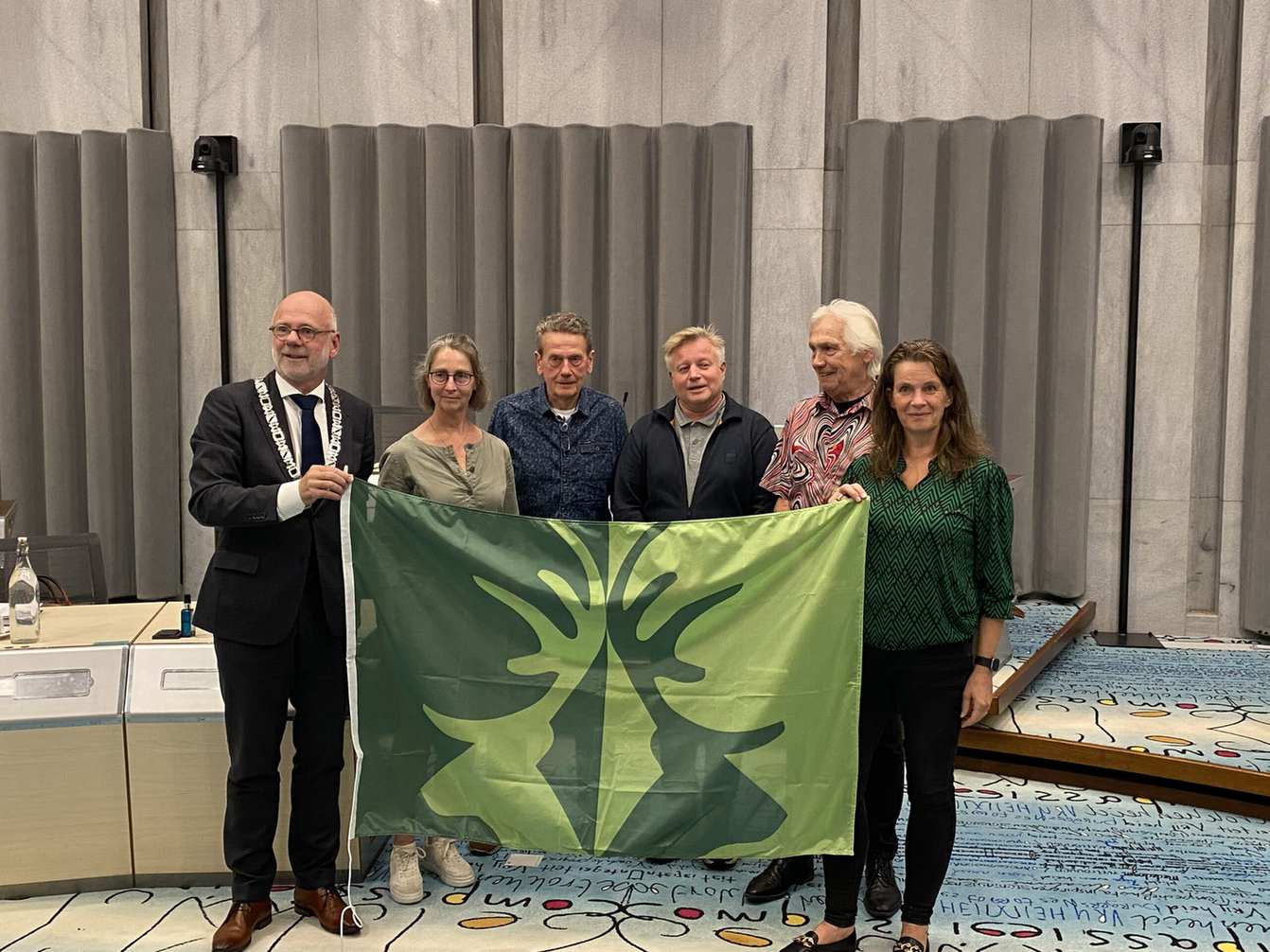 Dorpsvlag Laag Soeren officieel vastgesteld